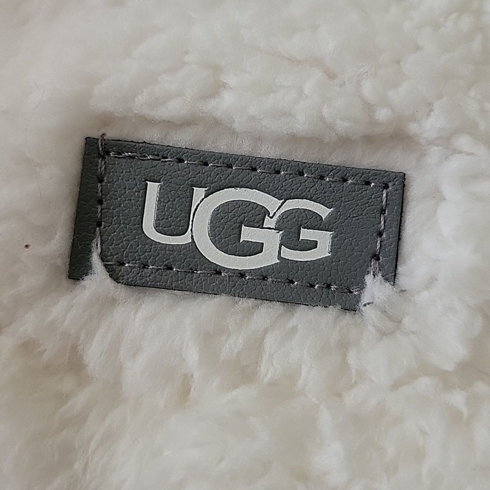 NEW UGG polka dot sherpa NEUTRAL COLOR Remy Throw cozy gift warm blanket NWT - Picture 7 of 7